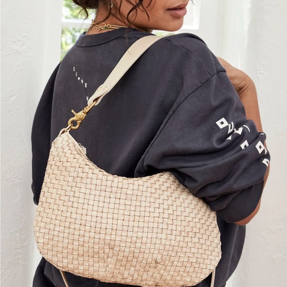 Clare V Handbags - Clare V Moyen Messenger Bag in cream woven checker.